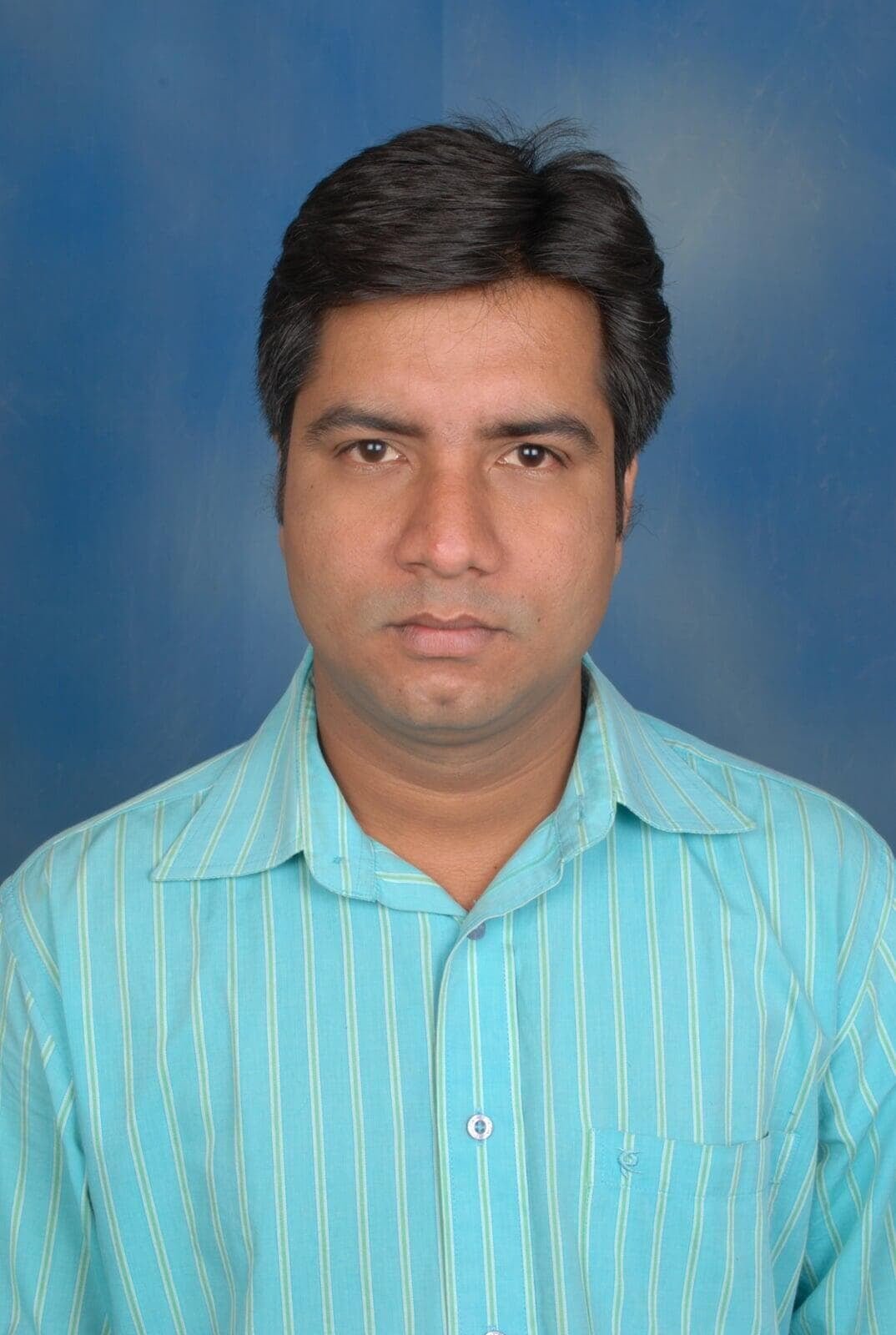 Dr. Akhileshwar Mani Tripathi